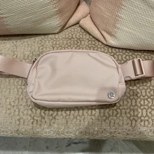 NWOT Lululemon Fanny Pack